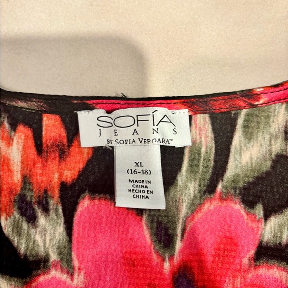 Sofia Vergara Pink Wrap Dress with Bishop Sleeves - Picture 3 of 3